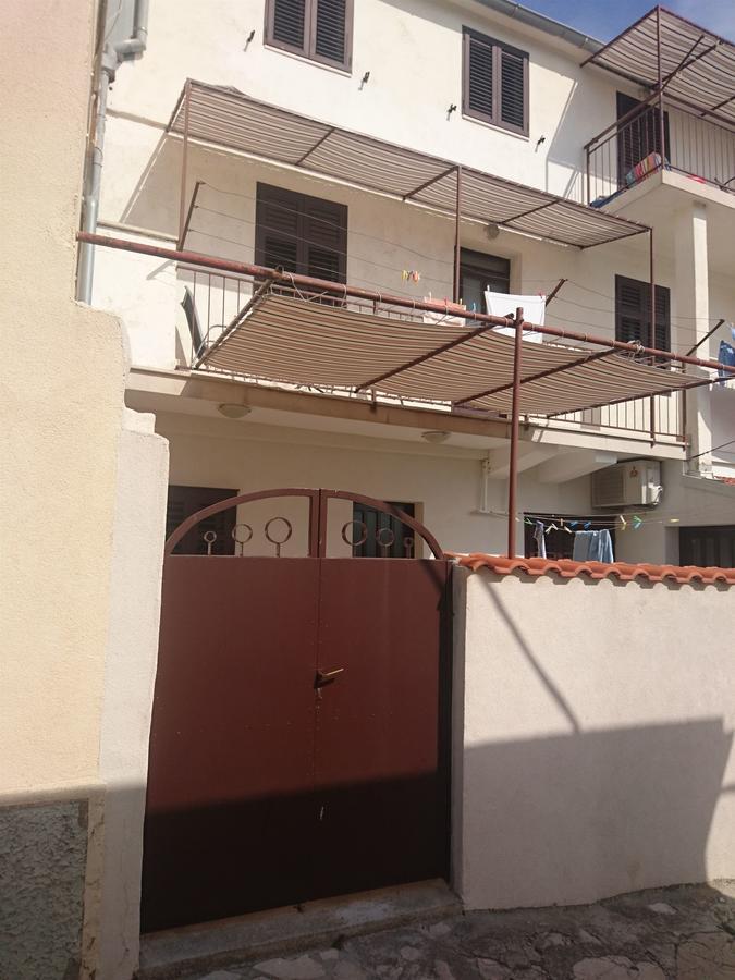 Apartment Murva Примоштен Экстерьер фото